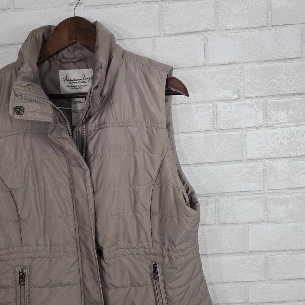 American Rag Vest - Picture 3 of 13